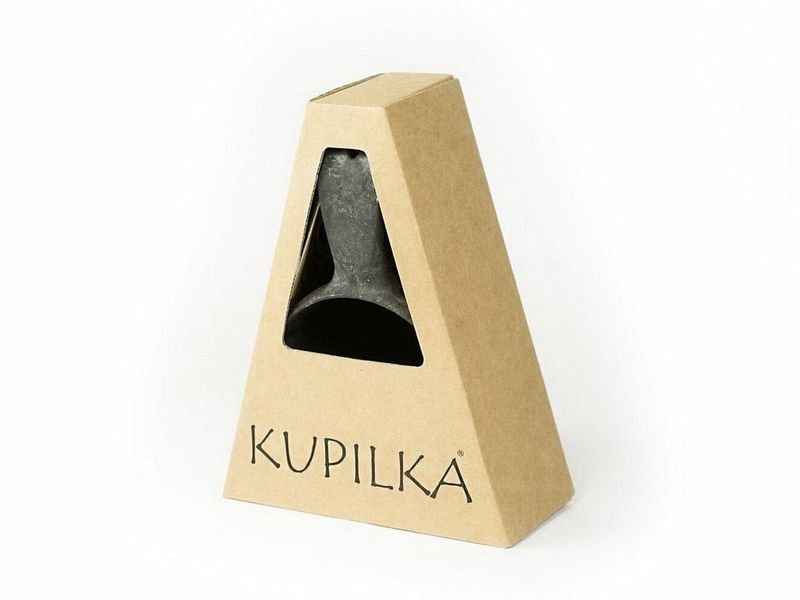 30210114B Kupilka 21 Classic cup Black - čierny hrnček s lyžičkou, v balení