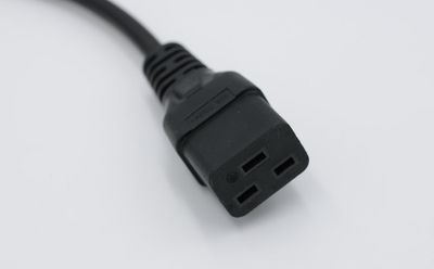 XtendLan prepojovací kábel 230V C19 na C14, čierny Kábel, prepojovací, napájací, AC 230V, IEC-320-C19 (F) na IEC-320-C14 (M), dĺžka 40cm, čierny