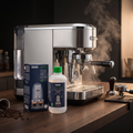 Odvápňovač DeLonghi EcoDecalk pri nerezovom pákovom kávovare — pravidelná údržba kávovaru