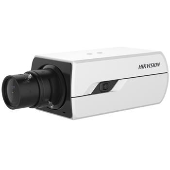 Hikvision 4MPix IP BOX kamera; P-Iris + ABF, Audio, Alarm