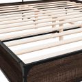 vidaXL Posteľný rám hnedý dub 200x200 cm kompozitné drevo a kov