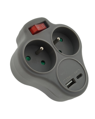 QTEC Q-416F Adaptér s USB nabíječkou  2x2P+E 1x USB - A/1x USB-C