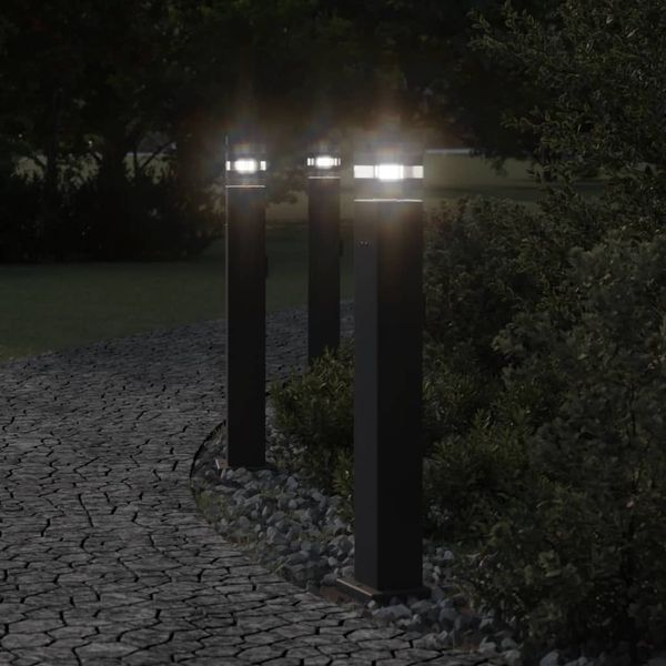 vidaXL Vonkajšia stojaca lampa so zásuvkou čierna 80 cm hliník