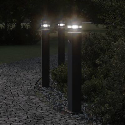 vidaXL Vonkajšie stojace lampy so senzorom 3 ks čierne 80 cm hliník