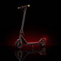Sencor Scooter S25 v tmavom štúdiu s červeným podsvietením