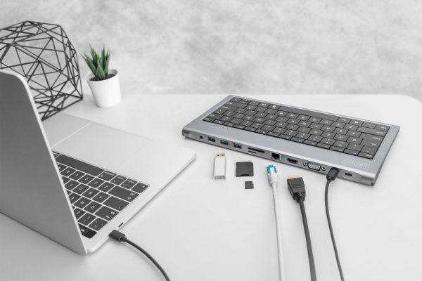 Digitus Dokovacia stanica USB-C (10 portov) + klávesnica (GER), HDMI, VGA, 3x USB 3.0, 2x čtečka karet, 2x USB-C, RJ45, z