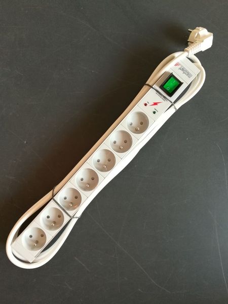MAXBERT PDU 7x230V,1U,19'',P,V