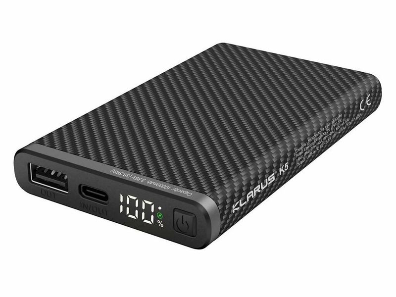 KLARUS K5 powerbank 10.000 mah, uhlíkové vlákno, rýchle nabíjanie