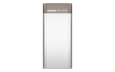 QNAP QNA-UC10G1SF- adaptér USB-C 4 (podpora Thunderbolt 3 a 4) na 10GbE SFP+ (pasívne chladenie)
