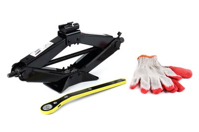 Trapézový zvedák 2 T s ráčnovým klíčem + pracovní rukavice AMiO-02479