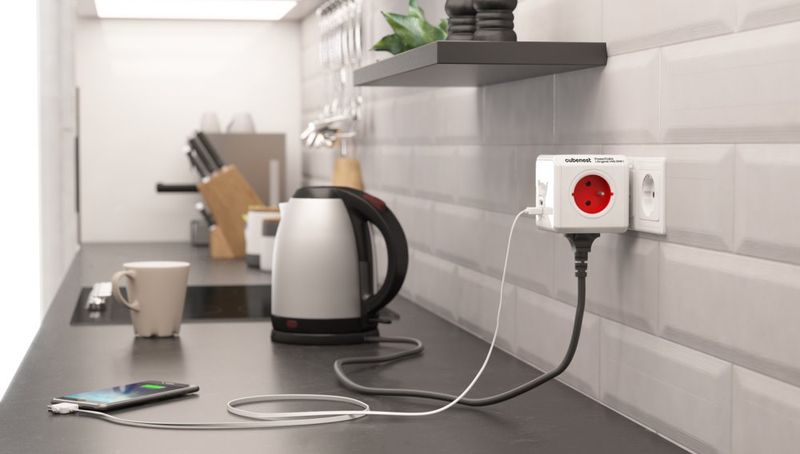 Cubenest Powercube Original USB PD 20W, A+C, 4× zásuvka, bílá/červená, dětská pojistka, uzemnění, max. 16A/250V~3680W Zásuvka, napájecí, vnitrní, 4× zásuvka, 16A, 3680W, 1× USB, 1× USB-C, PD 3.0, 20W, detská pojistka, bílo-cervená