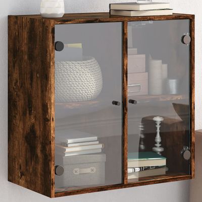 vidaXL Bočná skrinka so sklenenými dvierkami dymový dub 68x37x68,5 cm