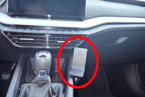 Brodit ProClip montážna konzola pre Skoda Octavia IV 2020 a novšia (prov. Manuál), na stred vpravo