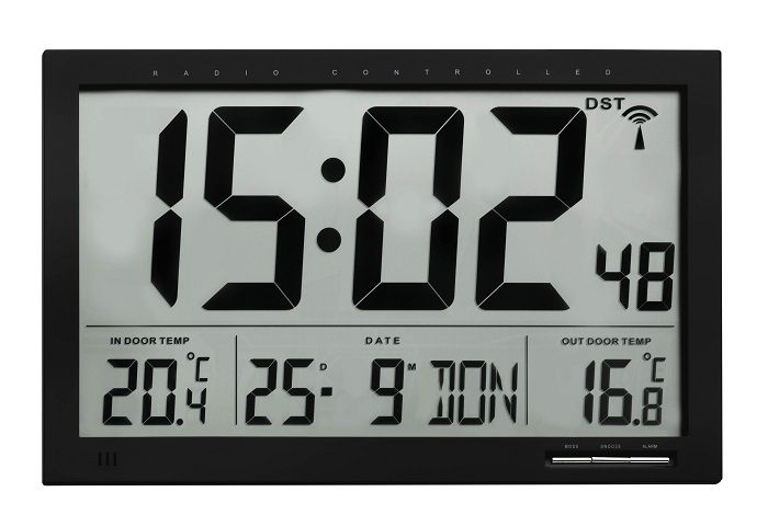 60.4510.01 TFA Rádiom riadené nástenné XL hodiny s vnútornou/vonkajšou teplotou, čierne