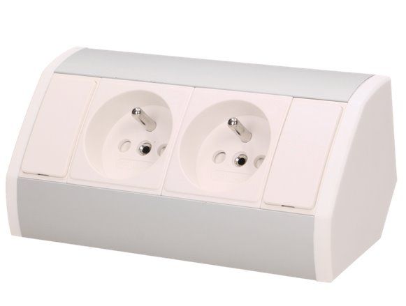 Povrchová zásuvka ORNO OR-GM-9005/WG, rohové púzdro, farba bielo-strieborná Povrchová zásuvka ORNO OR-GM-9005/W-G, rohové pouzdro, barva bílo-stříbrná
