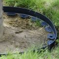 Záhradný plastový obrubník 40 mm, 10 m s kolíkmi Gardlov 24561 Zahradní plastový obrubník 40 mm, 10 m s kolíky Gardlov 24561