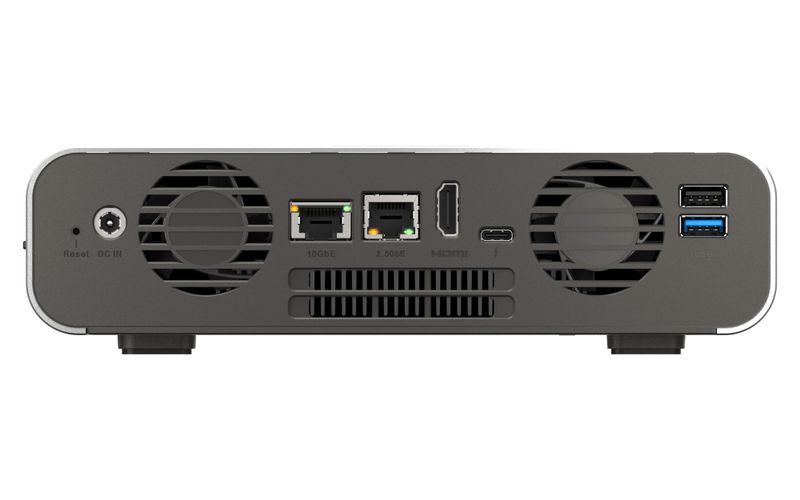 QNAP TBS-h574TX-i5U-16G (10core, 16GB RAM, 5x E1.S/M.2 slot, 1x 2,5GbE, 1x 10GbE, 2x Thunderbolt 4)