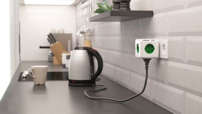 Cubenest Powercube Original,  5× zásuvka, biela/zelená, detská poistka, uzemnenie, max. 16A/250V~3680W/50-60Hz Rozdvojka, 5× zásuvka, 16A, detská poistka, bielo-zelená