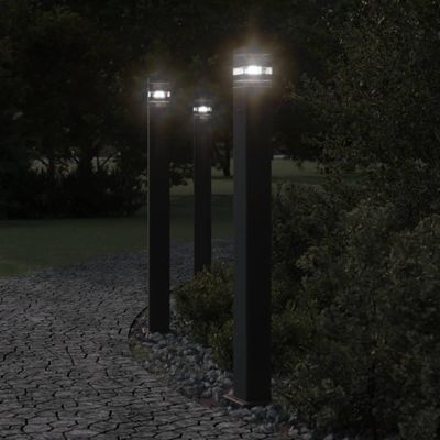 vidaXL Vonkajšia stojaca lampa so zásuvkou čierna 110 cm hliník