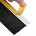 vidaXL Samolepiace tesnenia dverí s kefou 2 ks Strieborná 100 cm