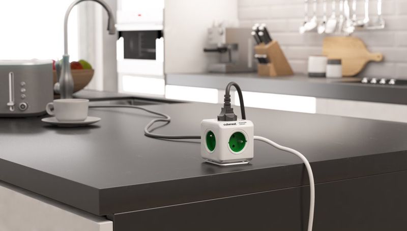 Cubenest Powercube Extended, 5× zásuvka, 1,5 m,  bílá/zelená, dětská pojistka, uzemnění, dok, max. 10A/250V~2500W Kabel, napájecí, prodlužovací, 5× zásuvka, 10A, detská pojistka, 1,5m, bílo-zelená