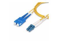Startech 15m (50ft) LC to SC (UPC) OS2 Single Mode Duplex Fiber Optic Cable, 9/125µm, Laser Optimized, 10G, Bend Insensitive, Low Insertion Loss - LSZH Fiber Patch Cord (SMLCSC-OS2-15M) - Patch kábel - jednoduchý režim LC/UPC (M) do jednoduchý režim SC/UPC (M) - 15 m - 15 m - 2 mm - optické vlákno - duplex - 9/125 mikrón - OS1/OS2 - neobsahuje halogén, pasívny - žltá