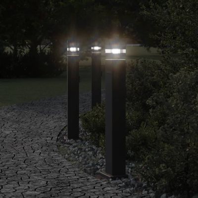 vidaXL Vonkajšia stojaca lampa so zásuvkou čierna 80 cm hliník