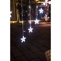 Vianočný svetelný záves hviezdy 136 LED, 1,2 W studená biela 5,35 m, IP44, USB Vianočný svetelný záves hviezdy 136 LED, 1,2 W studená biela 5,35 m, IP44, USB