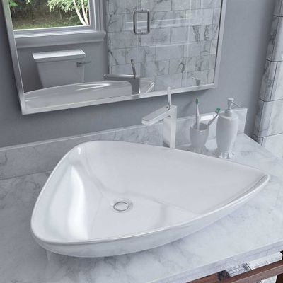 vidaXL Keramické umývadlo biele 645x455x115 mm trojuholníkové