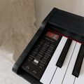 Digitálny pianín Kruger&Matz KMDP-45P-BK čierny so stojanom