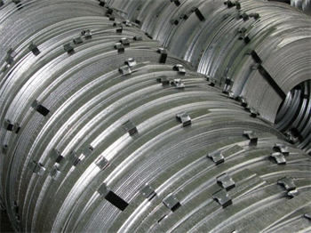 Opasok uzemniaci 30x4 FeZn (0,95 kg/m)