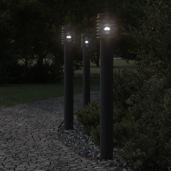 vidaXL Vonkajšia stojaca lampa zásuvka čierna 110cm nehrdzavejúca oceľ