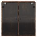 vidaXL Bočná skrinka so sklenenými dvierkami dymový dub 68x37x68,5 cm