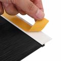 vidaXL Samolepiace tesnenia dverí s kefou 6 ks Biela 100 cm