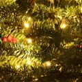 vidaXL Umelé vianočné stromčeky 2 ks s vencom, girlandou a LED diódami