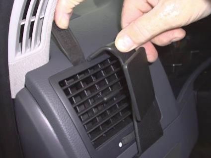 Brodit ProClip montážna konzola pre VW Multivan 03-15, vľavo