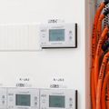 Homematic IP Drátový spínací akční člen s LCD - až 80A, na DIN lištu, 8 kanálů - HmIPW-DRS8