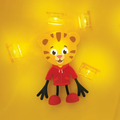 Sada Figúrka Daniel Tiger a 2 senzorické svietiace kocky do vody