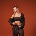 Bezšvová športová podprsenka NEO Mocha - GymBeam, veľkosť L