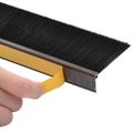 vidaXL Samolepiace tesnenia dverí s kefou 6 ks Hnedá 100 cm