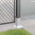 vidaXL Podnože stĺpikov štvorcové 12 ks Strieborná 61x61 mm
