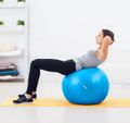 Gymnastická rehabilitačná lopta 75cm REBEL ACTIVE RBA-3102-BL s pumpičkou, modrá Gymnastický rehabilitační míč 75cm REBEL ACTIVE RBA-3102-BL s pumpičkou, modrá