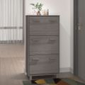 vidaXL Skrinka na topánky HAMAR, svetlosivá 59,5x35x117 cm, borovica
