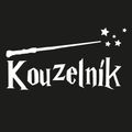 Detský kúzelnícky plášť s kapucňou s kravatou a okuliarmi