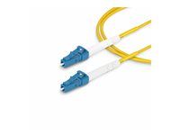 Startech 1m (3,3ft) LC to LC (UPC) OS2 Single Mode Simplex Fiber Optic Cable, 9/125µm, Laser Optimized, 40G/100G, Bend Insensitive, Low Insertion Loss - LSZH Fiber Patch Cord (SPSMLCLC-OS2-1M) - Patch kábel - jednoduchý režim LC/UPC (M) do jednoduchý režim LC/UPC (M) - 1 m - 1 m - 2 mm - optické vlákno - simplex - 9/125 mikrón - OS1/OS2 - neobsahuje halogén, pasívny, dvojsmerný - žltá