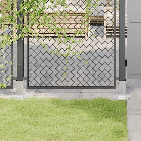 vidaXL Podnože stĺpikov štvorcové 4 ks Strieborná 61x61 mm