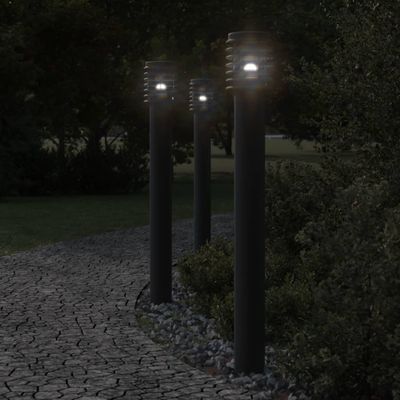 vidaXL Vonkajšia stojaca lampa zásuvka čierna 110cm nehrdzavejúca oceľ