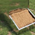 vidaXL Feeder pre prasatá Strieborná 55 x 38 x 76 cm 20 kg