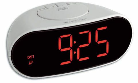 60.2505 TFA Digitálny rádiom riadený budík so svietiacimi číslicami, biely
