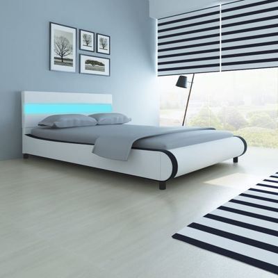 vidaXL Posteľ s matracom, LED, biela, umelá koža 140x200 cm